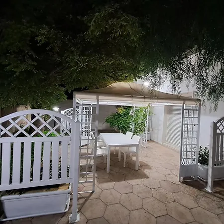 Lory - - 300 Mt Dalla Ferienhaus *