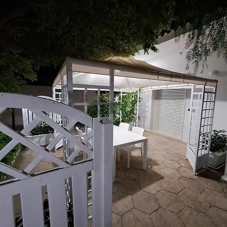 Lory - - 300 Mt Dalla Ferienhaus *