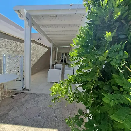 Lory - - 300 Mt Dalla Ferienhaus *