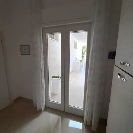 Ferienhaus Lory - - 300 Mt Dalla *